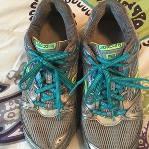Gently Used Woman’s Size 7.5 Saucony Sneakers
